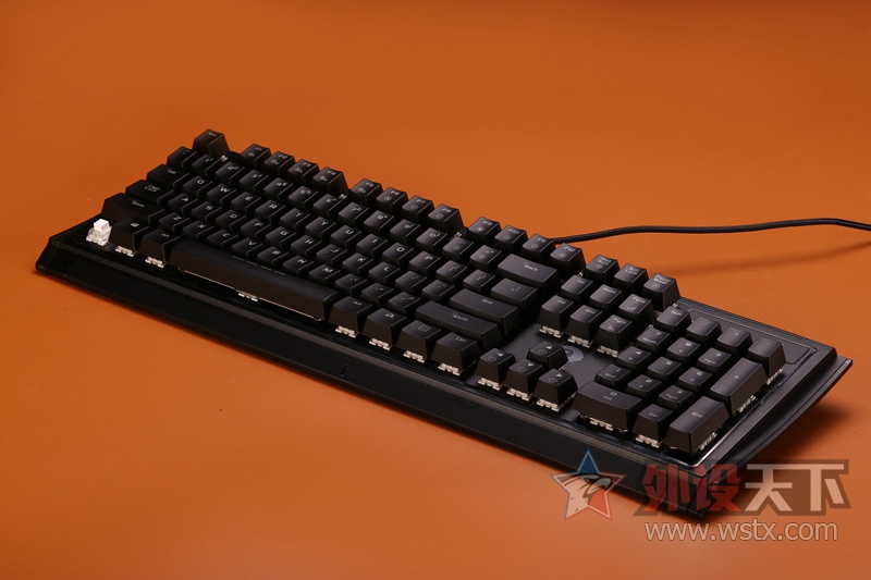 D-BOX ��ֻ�Ƿ�����ô�򵥣������EK835���ȳ��з����