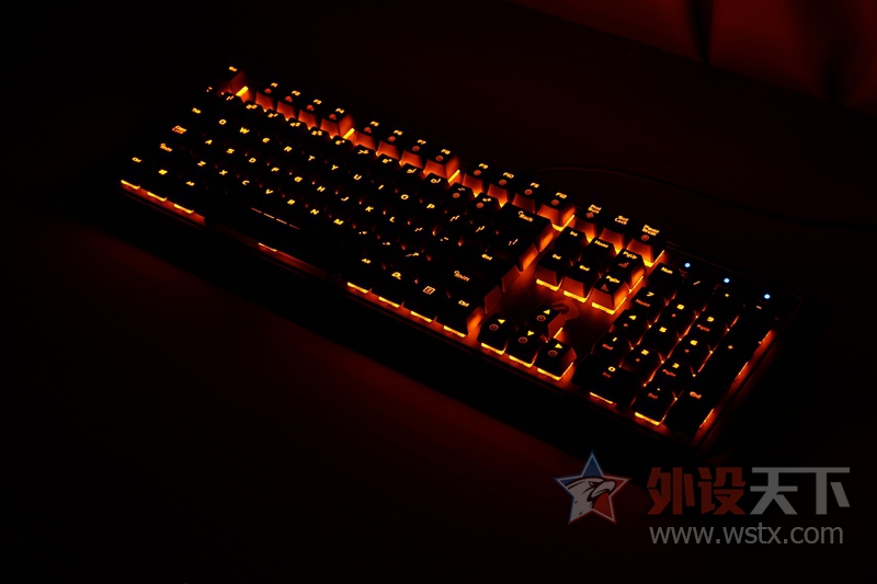 D-BOX ��ֻ�Ƿ�����ô�򵥣������EK835���ȳ��з����