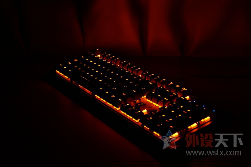 D-BOX ��ֻ�Ƿ�����ô�򵥣������EK835���ȳ��з����