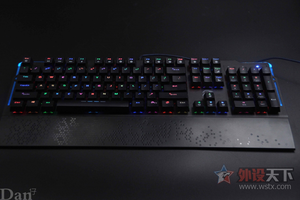 ǧ��RGBɫ�� ����� EK815 104��RGB��е����