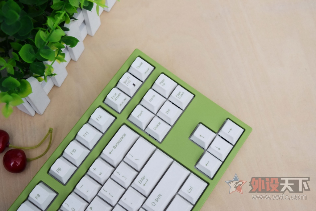 С���Ǻ�ֵ,LEOPOLD������ FC750һ���ۺϸ��ܣ�