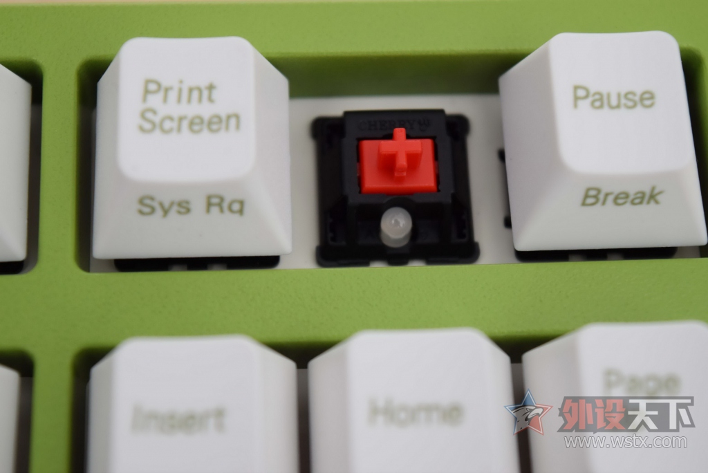 С���Ǻ�ֵ,LEOPOLD������ FC750һ���ۺϸ��ܣ�