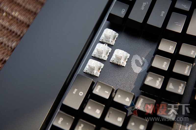 �ָ���Ȥ��BOX�� �����EK835��е���̿�������