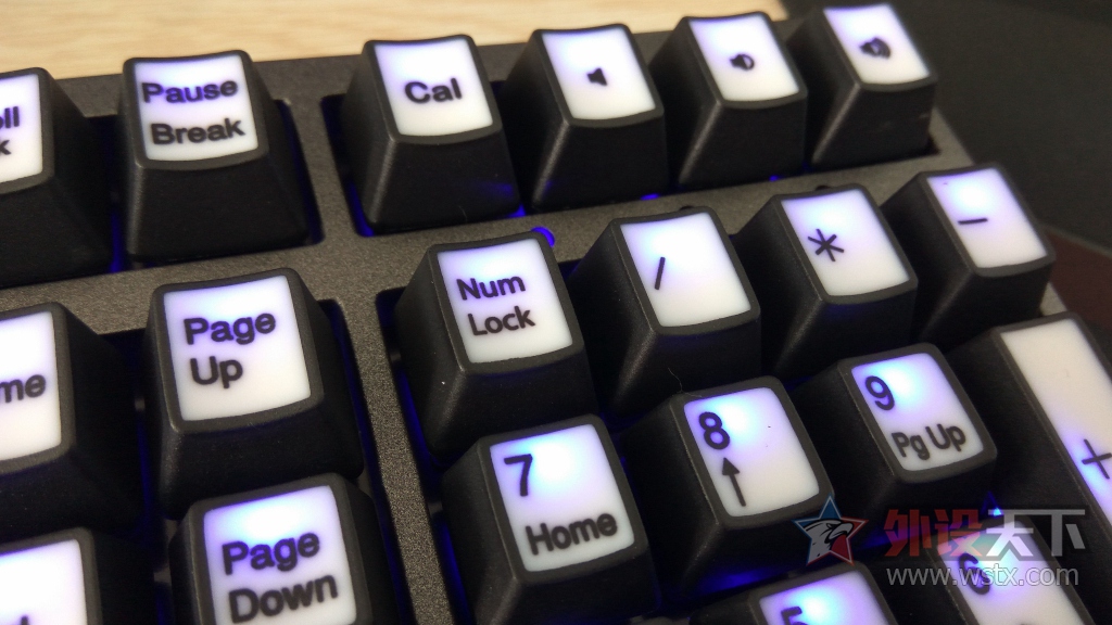 ����������е����----DUCKYħ��ѼZERO 3108������̶�ɫ��ñ