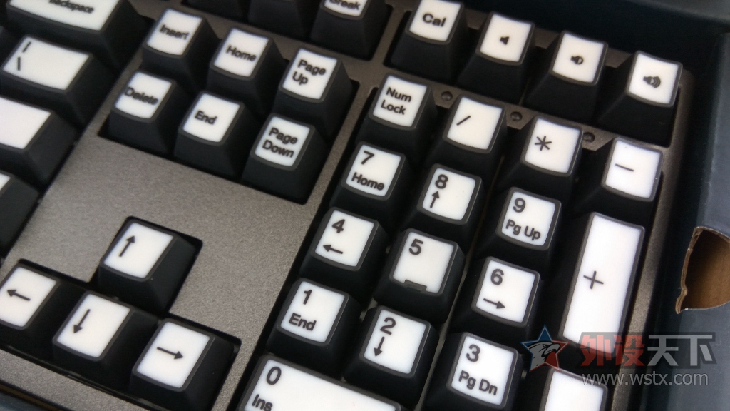 ����������е����----DUCKYħ��ѼZERO 3108������̶�ɫ��ñ