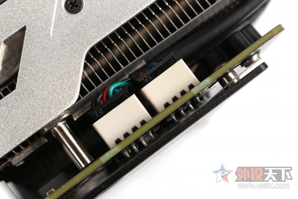 �߲ʺ� iGame1080 ����ս��X-8GD5X Top AD�Կ�����