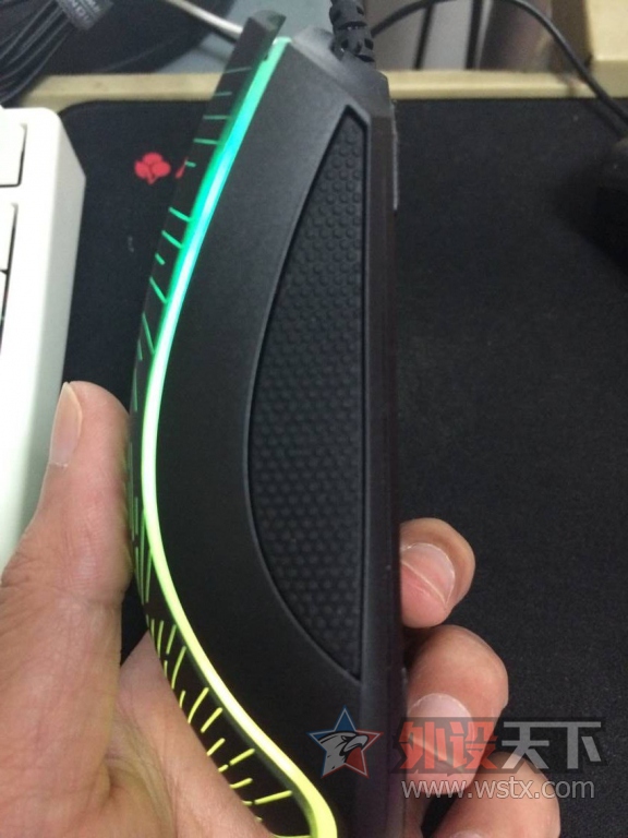 �װ�V25S�������