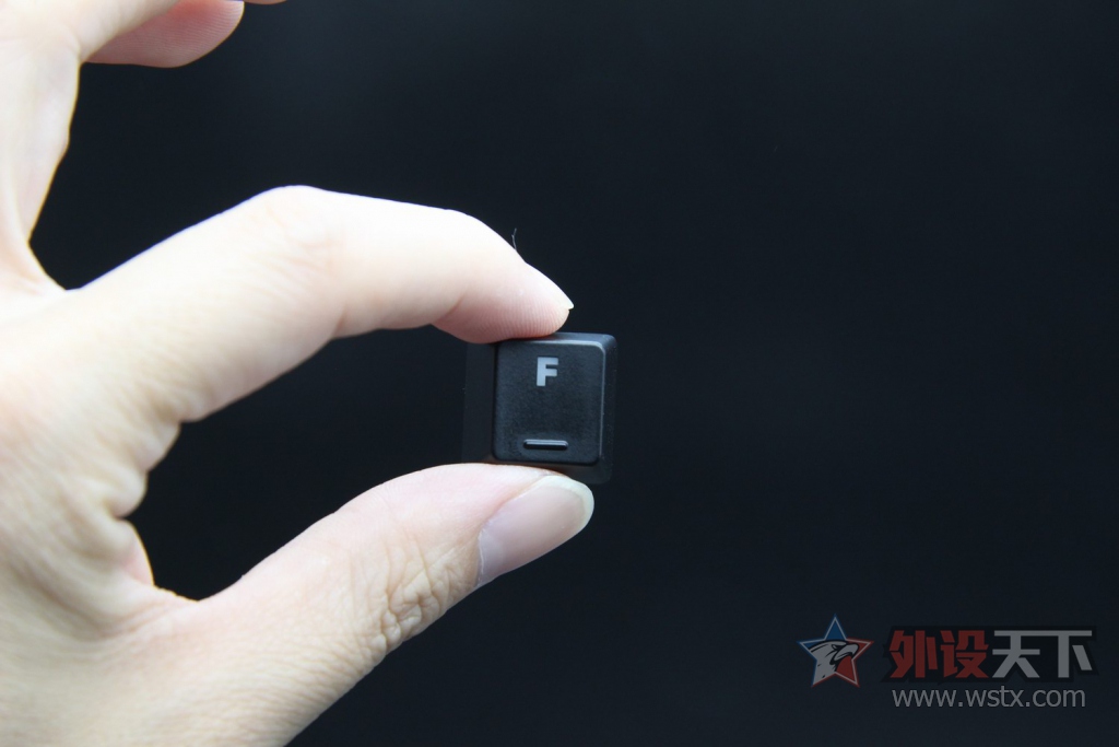 ��Լʵ�ã���Ч����--����ɱ�Ա�Suora FX RGB��е��������