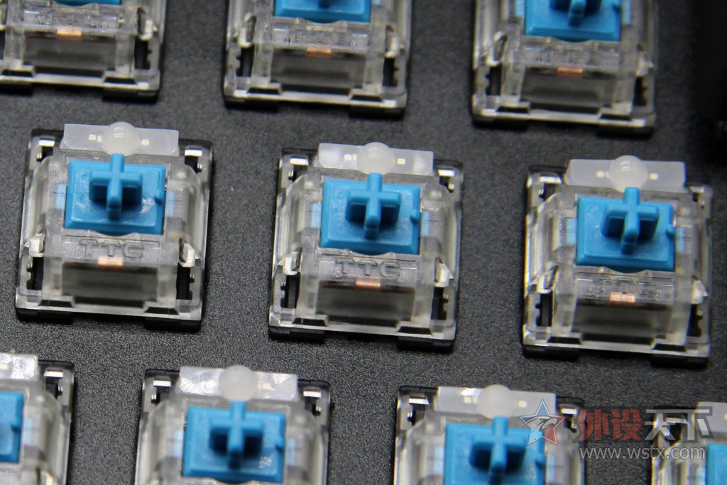 ��Լʵ�ã���Ч����--����ɱ�Ա�Suora FX RGB��е��������