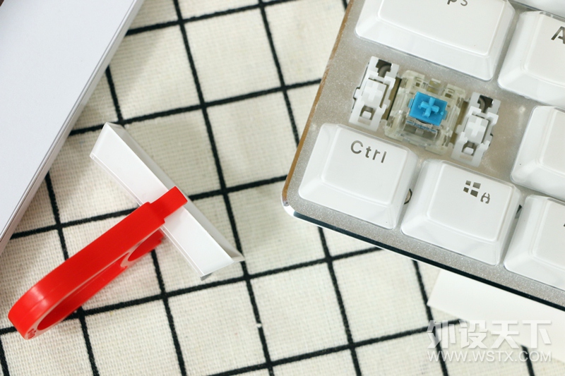 ��Ө��͸����ֵ��ԭ��ʵ���ɡ��װ�V500S�������е��������