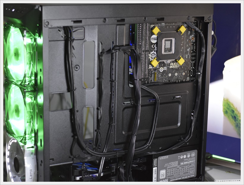 ƷSHOW~ҹ֮~  coolermaster MasterBox Lite 5~
