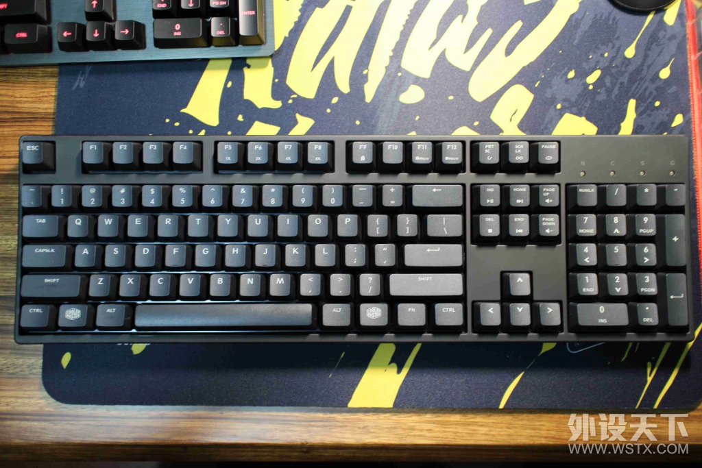  MasterKeys L With PBT ǹ XT V2 򵥿