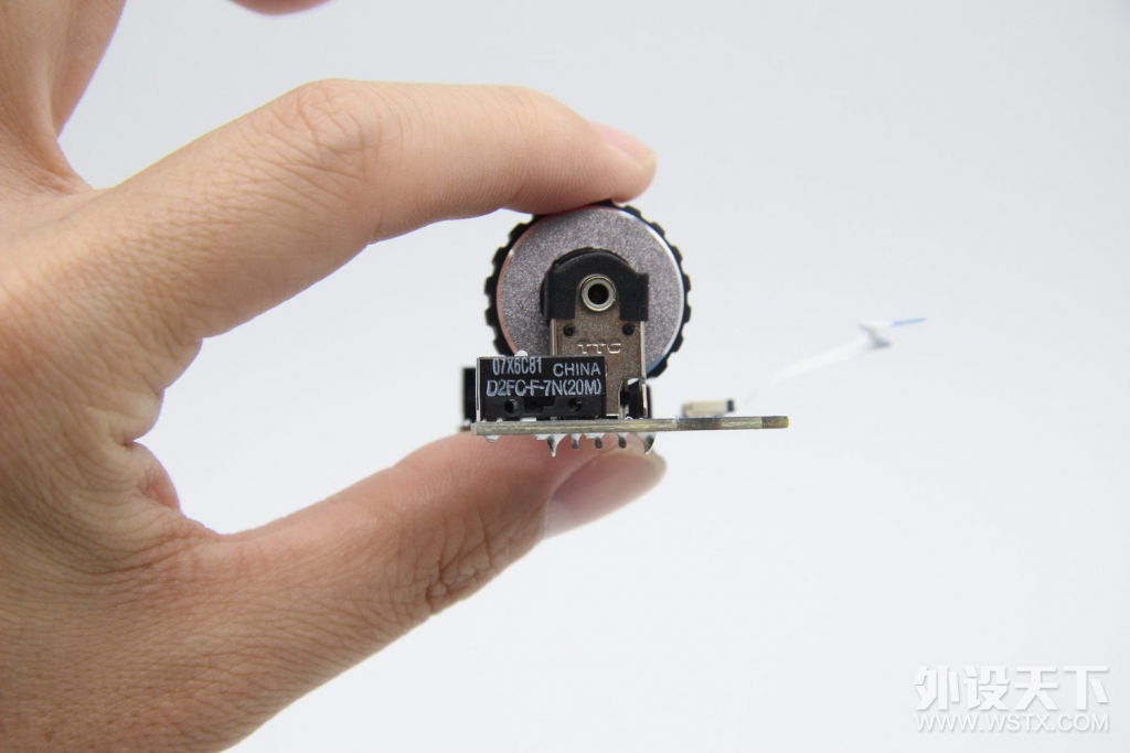 ������ʵ����Խ���䣺�����EM925 Pro��Ϸ�������