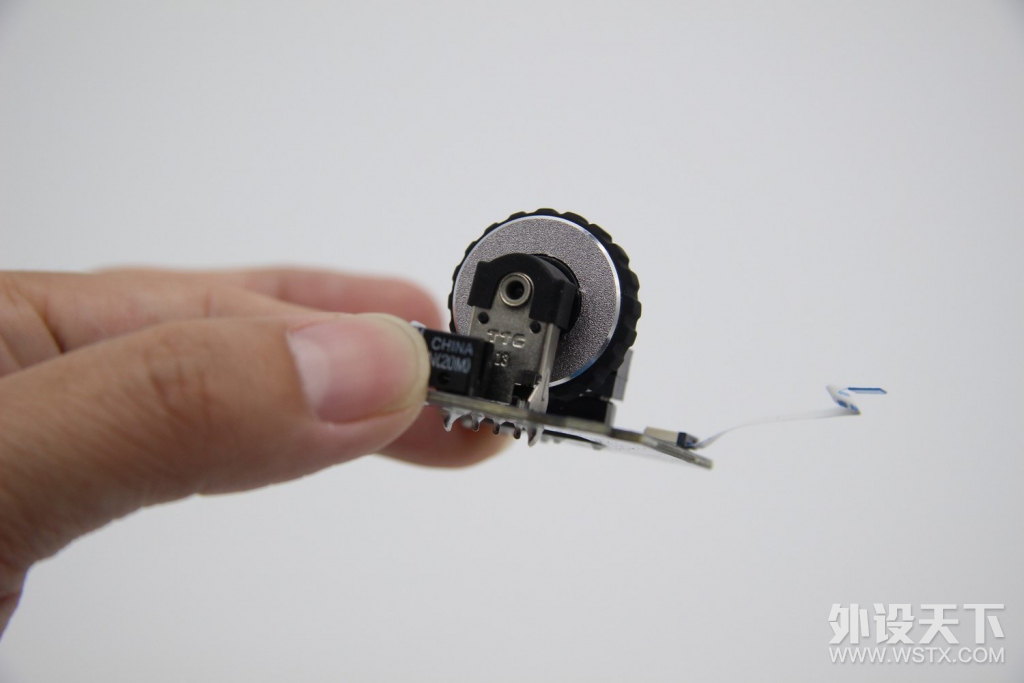 ������ʵ����Խ���䣺�����EM925 Pro��Ϸ�������