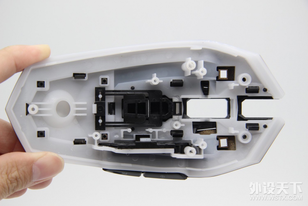 ������ʵ����Խ���䣺�����EM925 Pro��Ϸ�������