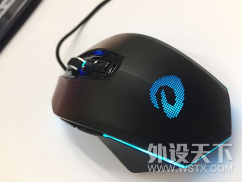 ������ڹ�ͣ���ս���Ĺ��գ������EM925 PRO��Ϸ��꿪������