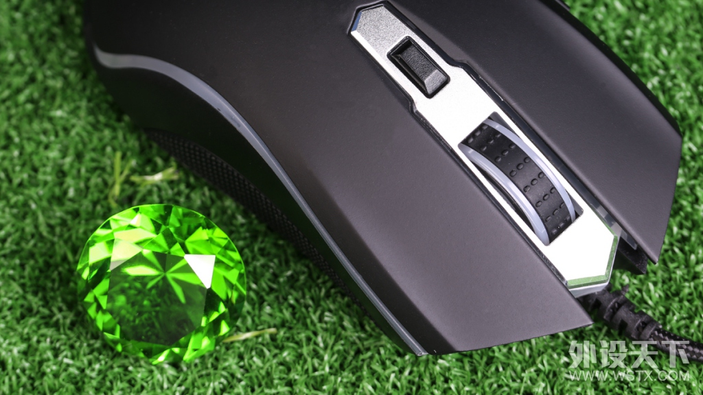 �òʵƹ⣺�װ�V25S��ѧ��Ϸ��괿�ڰ�ͼ��