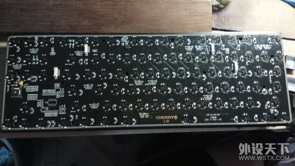 cherry  1.0TKL 无背光版拆解