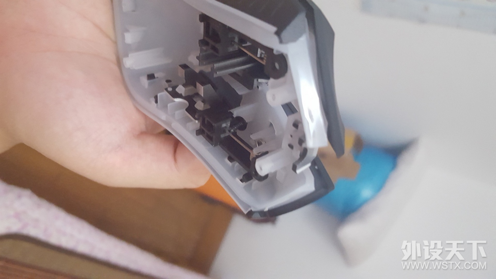 ��ǿ����������ʯ