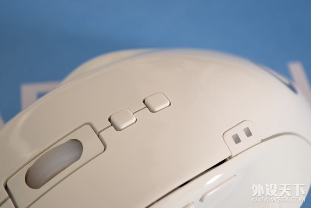 �����ڶ���ֽ�İ�����QPAD OM -75�������飺