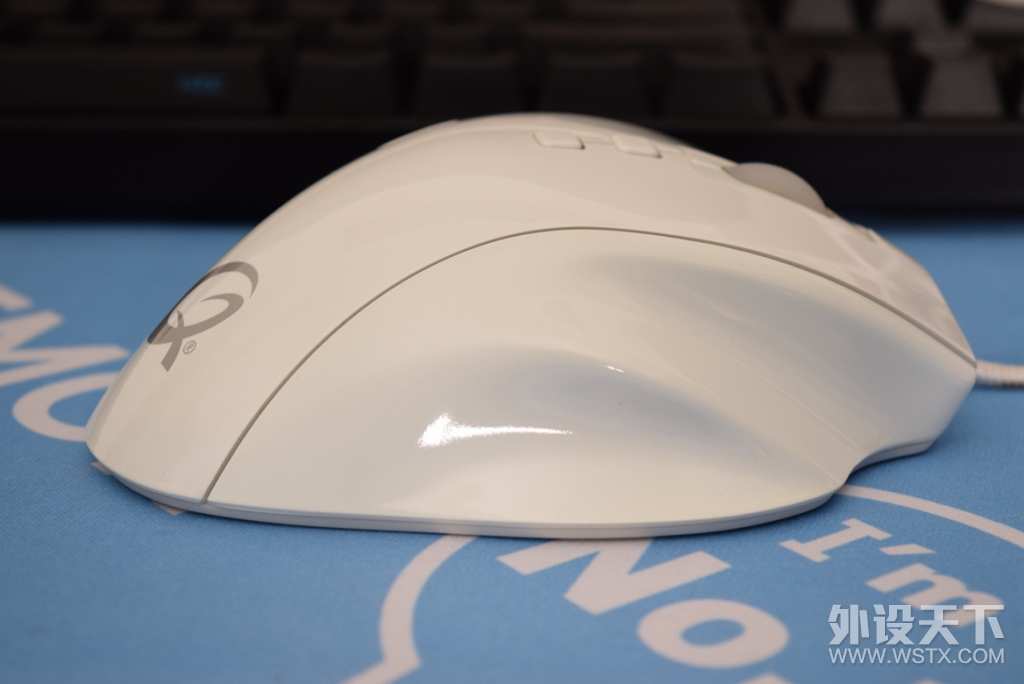 �����ڶ���ֽ�İ�����QPAD OM -75�������飺