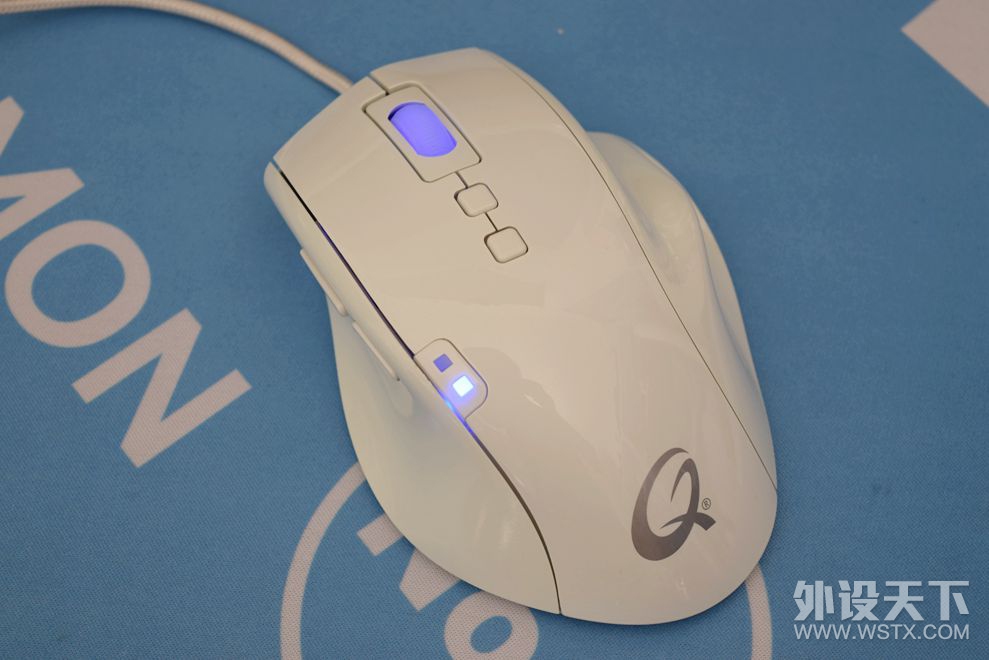 �����ڶ���ֽ�İ�����QPAD OM -75�������飺