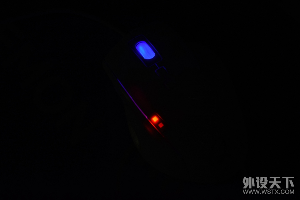 �����ڶ���ֽ�İ�����QPAD OM -75�������飺