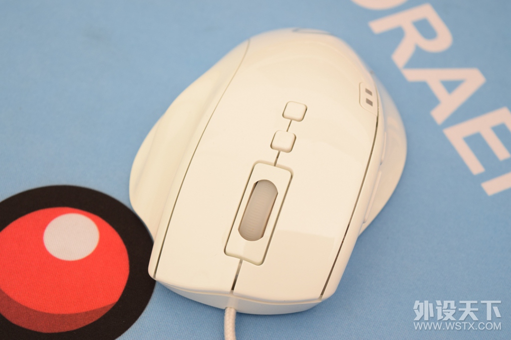 �����ڶ���ֽ�İ�����QPAD OM -75�������飺