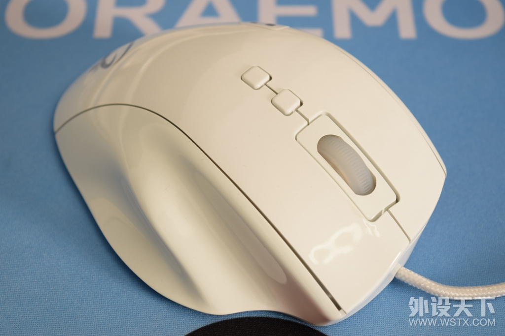 �����ڶ���ֽ�İ�����QPAD OM -75�������飺
