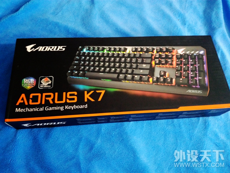 ���Ϻ�����AORUS K7 ��е���� cherry MX RGB����