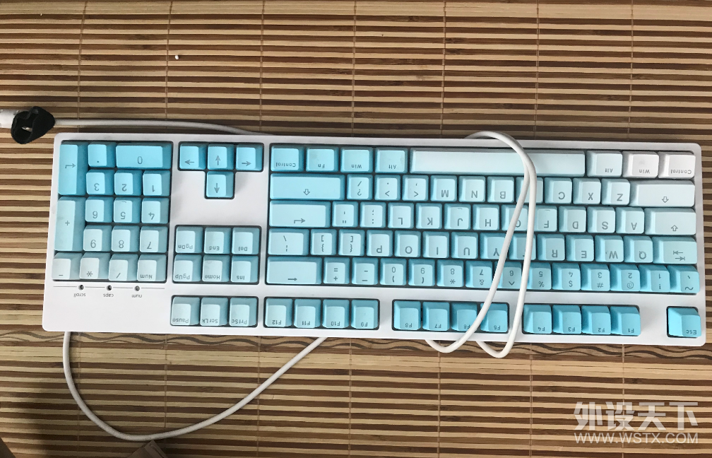 ڡ֧̣IKBC G104  ˪ñ MasterKeys Pro L RGB 