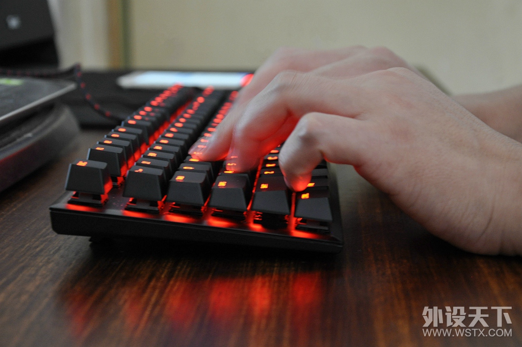 ̫�ӵǻ�ָ�տɴ���Alloy FPS PRO��е��������