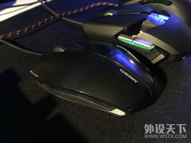 ����С�׵��״η���֮�����·����