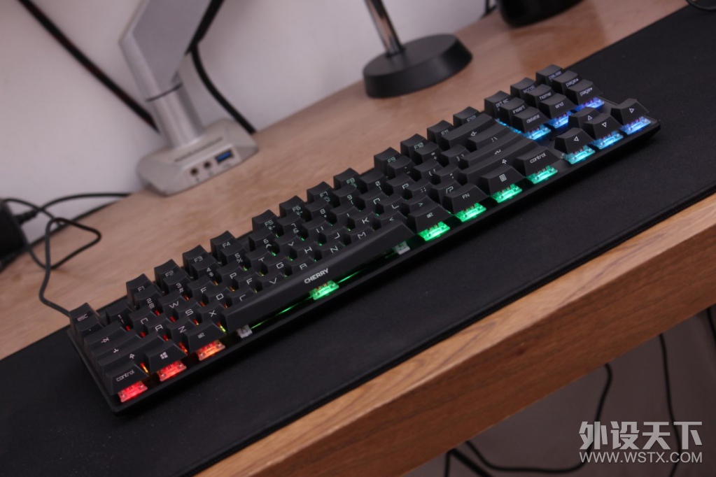 ȥӣҽζCherryMX 8.0 RGBɫ̰е