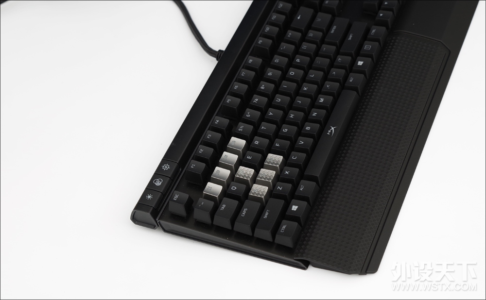 һ̫, HyperX Alloy Elite