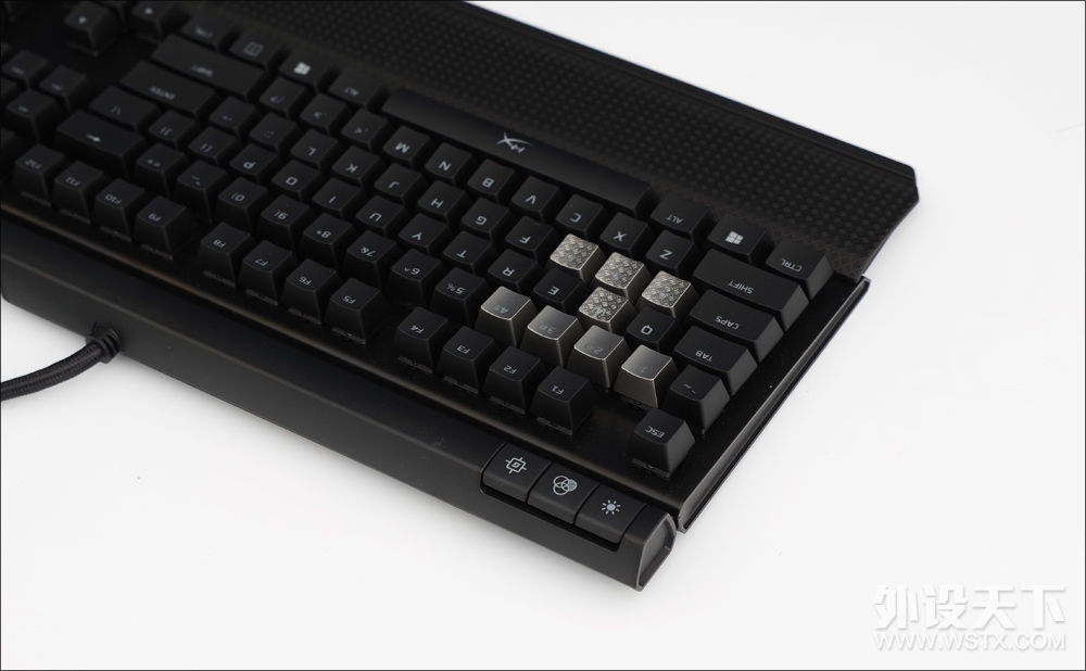 һ̫, HyperX Alloy Elite