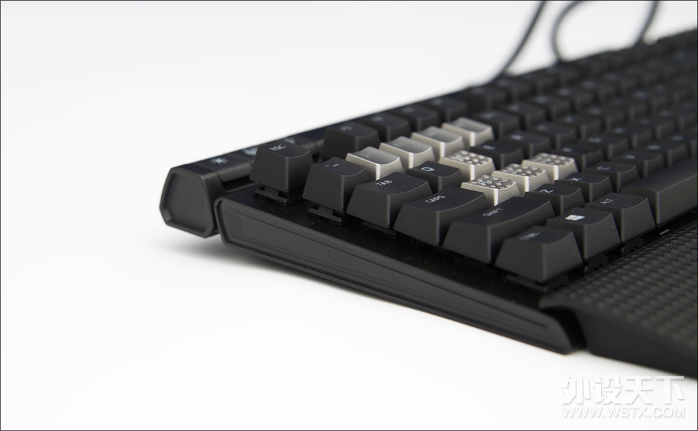һ̫, HyperX Alloy Elite