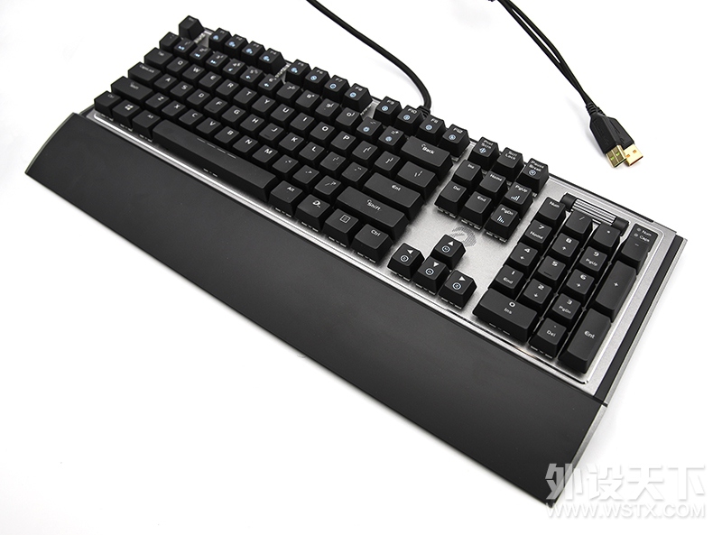 BOXȫ  EK835 RGB