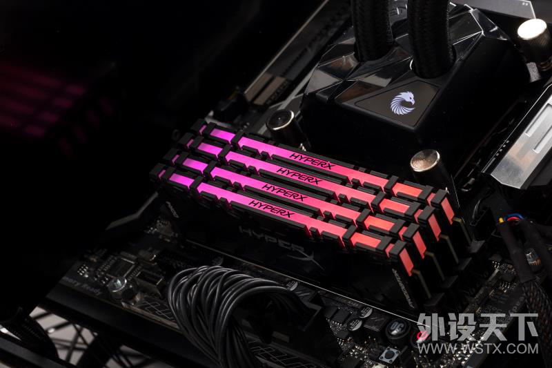 CES 2018HyperXƳȫ׿ͬRGBЧDDR4ڴ