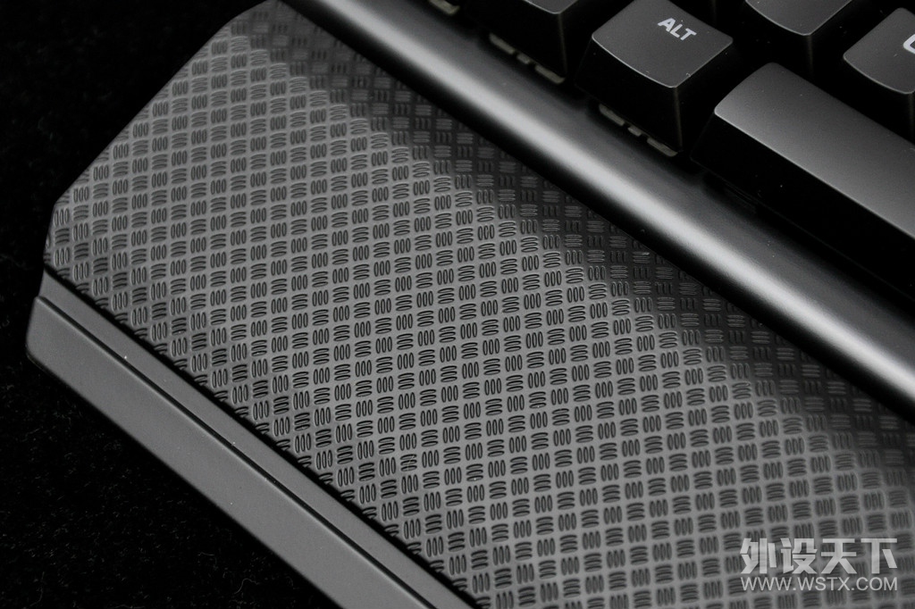 ��ʿ����ֵ���𾴣���ʿ��Elite RGB������