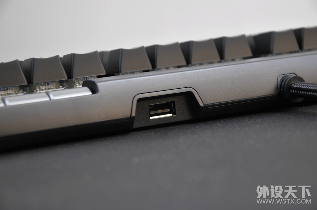 ��ʿ����ֵ���𾴣���ʿ��Elite RGB������