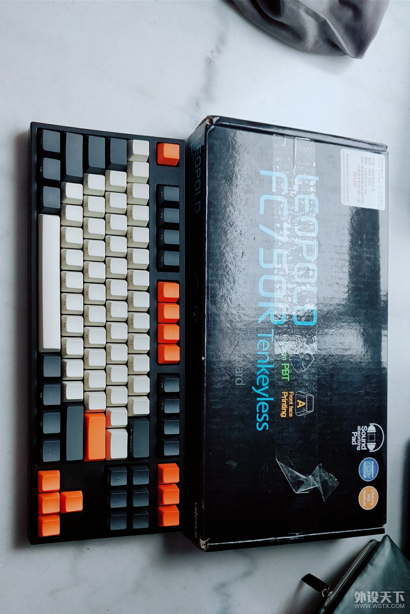 162630exxz1ru0u32l89q0.jpg