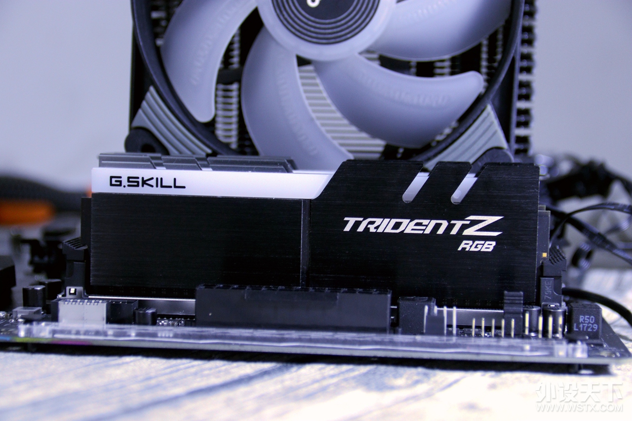 ׼ԪԼʡi7 8700K¹ⱦװSHOW