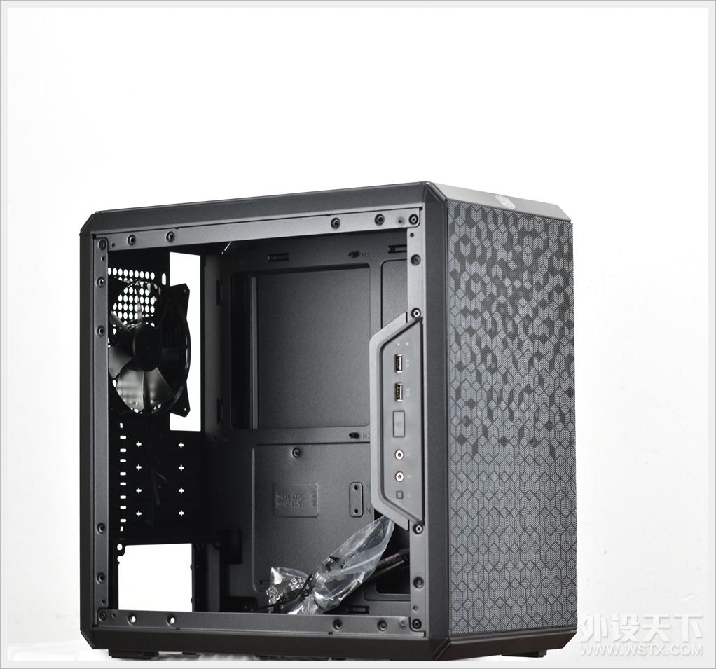 vegaһļ  MasterBox Q300L