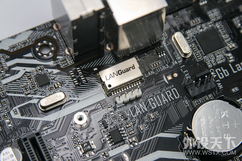 ֮ AMD R3 2200g+ASUS B350ma+MWE550+˹װ