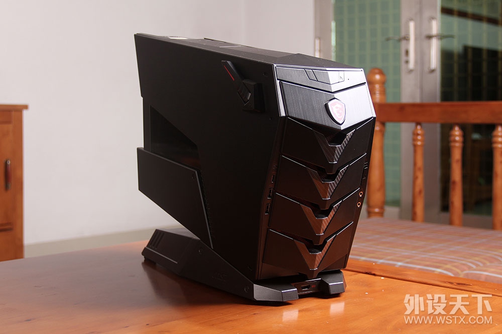 Ʒ��С���ں���װС�����кβ�ͬ��MSI��˹��3�羺������������