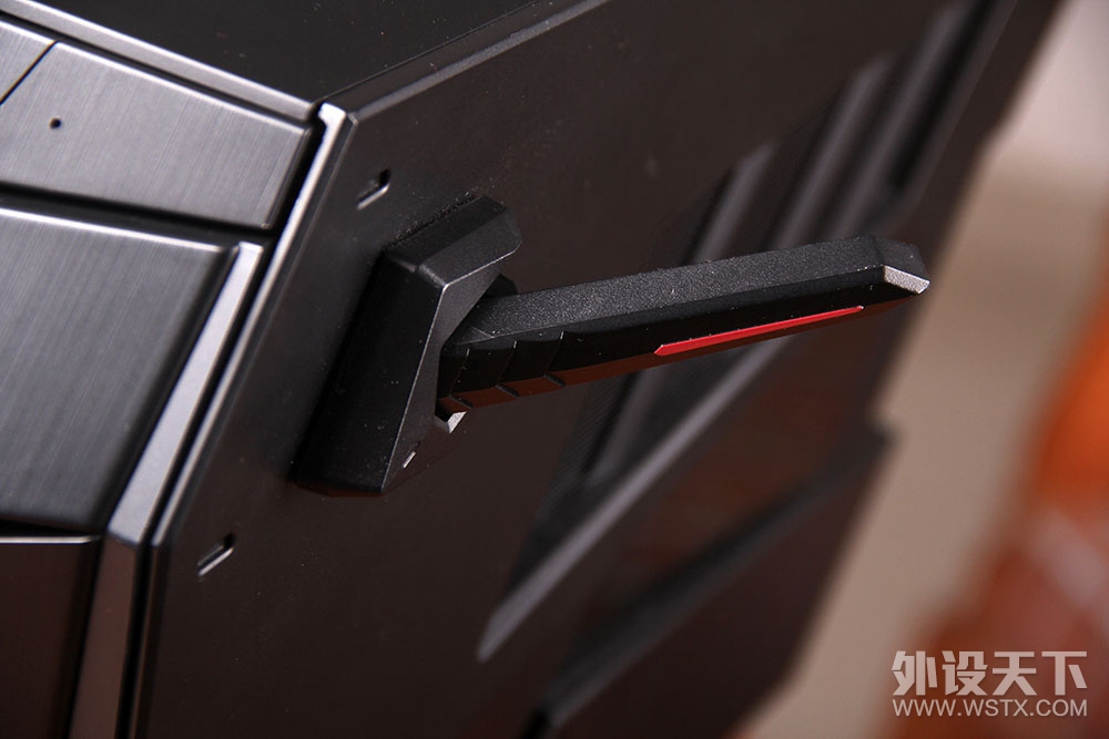 Ʒ��С���ں���װС�����кβ�ͬ��MSI��˹��3�羺������������