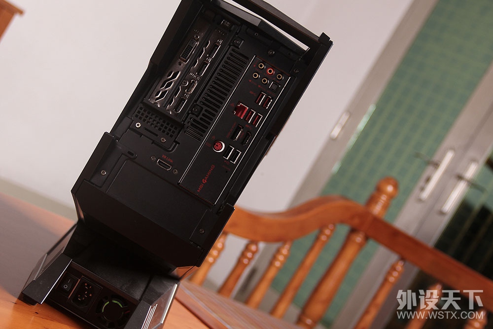 Ʒ��С���ں���װС�����кβ�ͬ��MSI��˹��3�羺������������