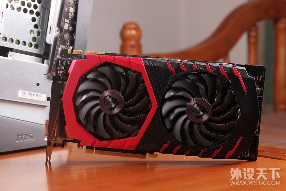Ʒ��С���ں���װС�����кβ�ͬ��MSI��˹��3�羺������������
