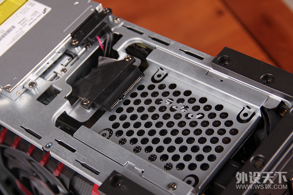 Ʒ��С���ں���װС�����кβ�ͬ��MSI��˹��3�羺������������